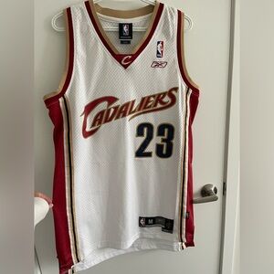 Lebron James 23 Cleveland Cavaliers Reebok NBA Jersey Red, White & Gold. Size M